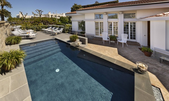 Sorrento City Centre Villa | Sorrento Holidays – Villa Pearl - Luxury in Sorrento - private pool - 6 bedrooms