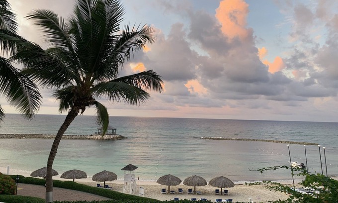 Montego Bay Condo | "Sought-After" Luxurious 2100 sq ft Oceanfront Private Residence, in a Resort