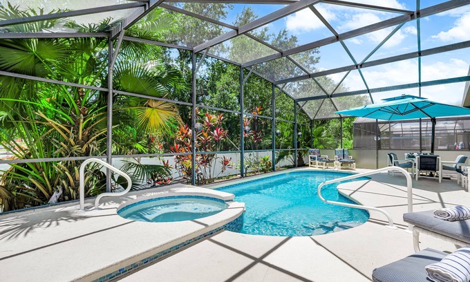 Bellavida House | South Facing Pool with Spa - Game room - 2 Suites - Prime Location