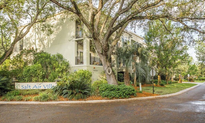 Demere Park Condo | South Island - Walk to beach, village & island’s best restaurants! FLETC-TDY