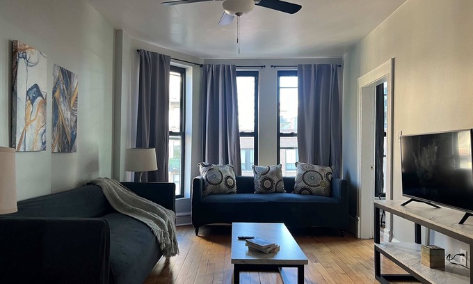 South Loop Apartment | South Loop 3 Bedroom Apt