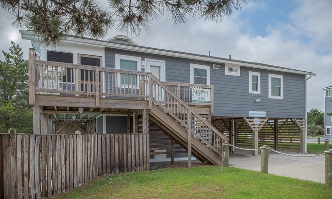 South Nags Head House | South Nags Head Pet Friendly Beach Box