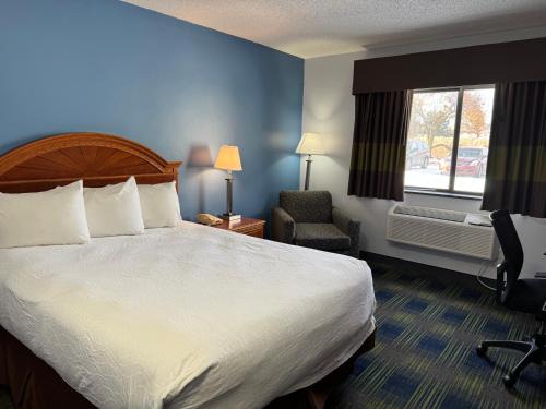 North Ridgeville Hotel | South Ridge Inn