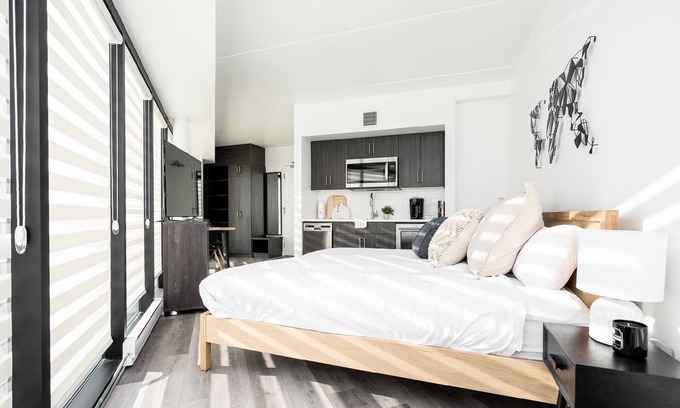 Fort Gary Apartment | South Wpg Close to UM + 30 UC+ Luxe & Bright Studio(200-30)