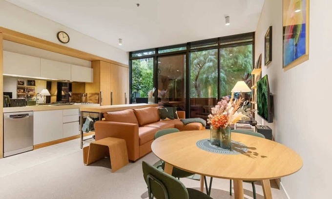 South Yarra Apartment | Southside urban oasis