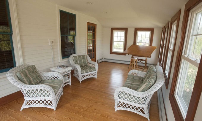 Manset House | Southwest Harbor Cottage steps away the Ocean and Acadia National Park