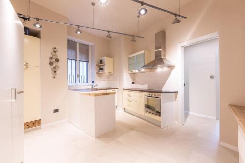 Zona Farini Apartment | SP15 -Isola- Super Large Apartment