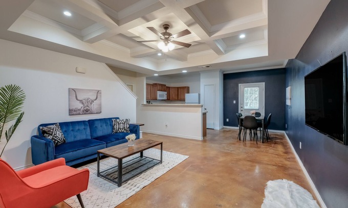 Medical Center District House | SP3 Newly Reno Home 30% OFF! Mins to Medical Center
