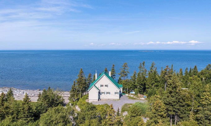 Notre-Dame-des-Neiges Ski Chalet | Spa, Nature & Comfort | Chalet L’Rioux