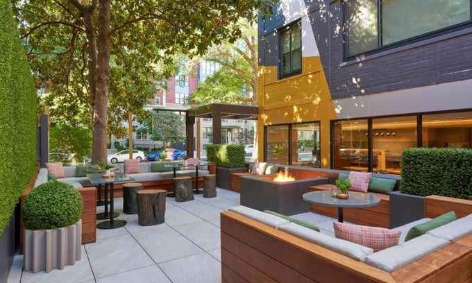 Logan Circle House | Spa Studio Two Queens at Viceroy Washington DC, Pet-Friendly, Rooftop Pool!