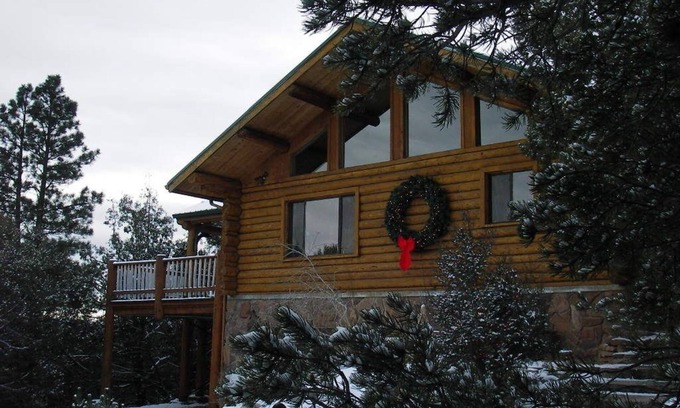 Snowline House | Spa style log cabin retreat on Sandia Mountain
