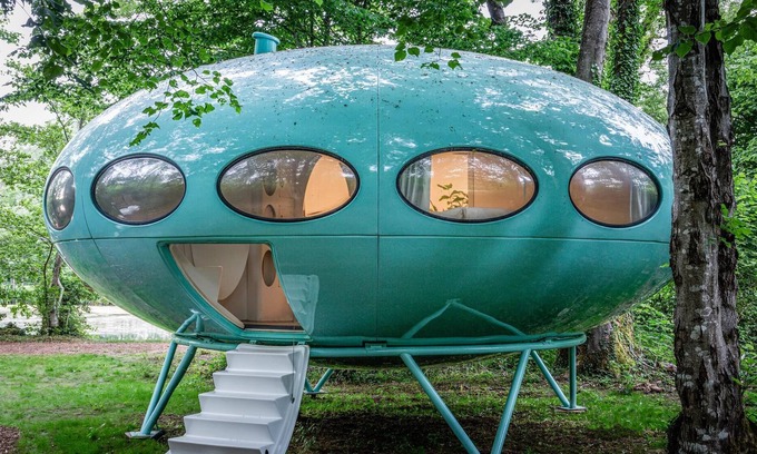 Nunney House | Space Age Living - Futuro House at Marston Park
