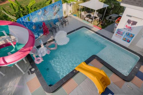 Ban Pong House | Space Water House พูลวิลล่าครอบครัว