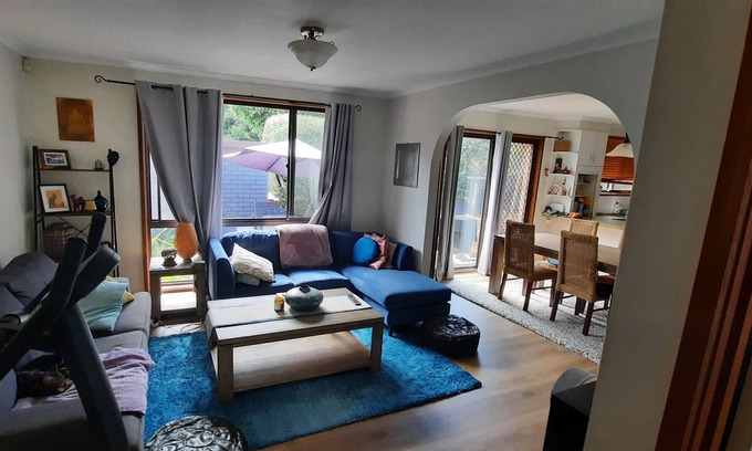 Scullin House | Spacious 1 Bedroom Townhouse With Carport 5 Mins From Belconnen Mall