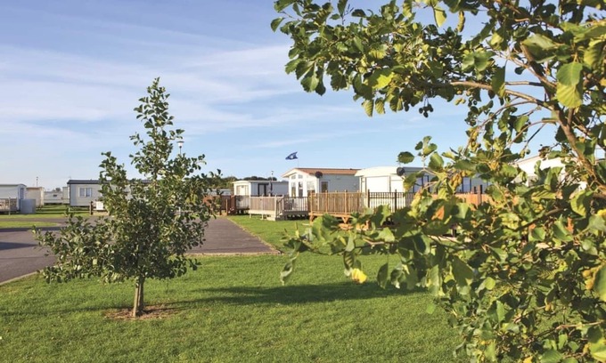 Skegness House | Spacious 12ft wide caravan with one double and one twin.