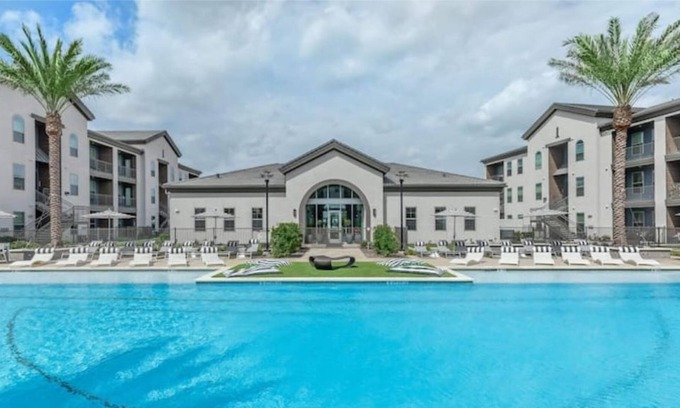 Spring Apartment | Spacious 2 BD2 Bath with Pool & Gym