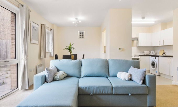 Glyndon Apartment | Spacious 2 Bed Apartment