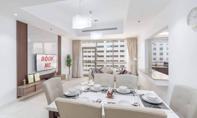 Al Barsha 1 Apartment | Spacious 2 Bed in Al Barsha Sleeps 4 with Balcony