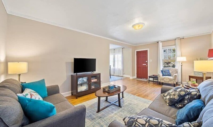 Tulsa House | Spacious 2 bedroom, 1 bathroom house in Tulsa!