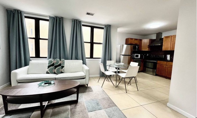 Chinatown Apartment | Spacious 2Bd Apt Perfect for Downtown travel in style!