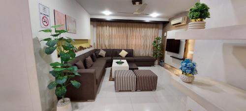 Gulshan-e-Iqbal Villa | Spacious 2BR Portion with Rooftop Gulshan e Iqbal Block 7
