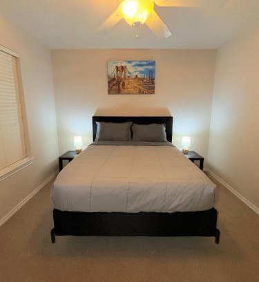 Richardson House | Spacious 2BR Townhome