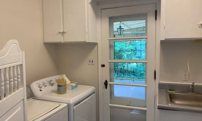 Fairfield Apartment | Spacious 3-bedroom apartment in charming Fairfield with AC