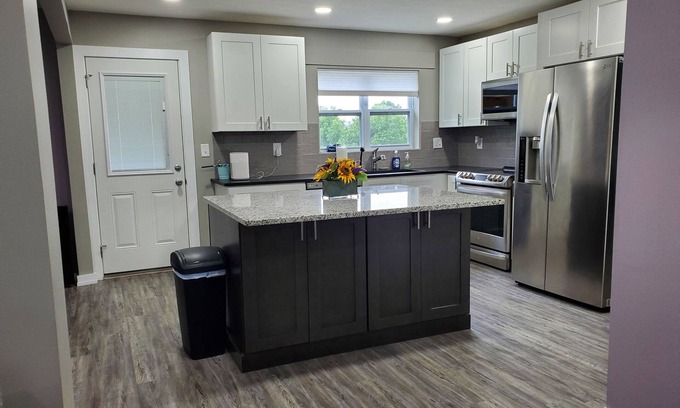 Scott Depot House | Spacious 3-bedroom home, off I-64 & 35, sleeps 11