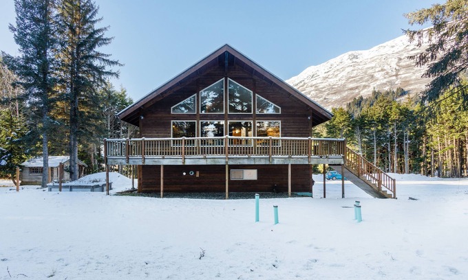 Girdwood House | Spacious 3 BR lower level duplex on a large lot