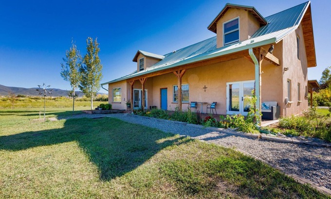 Taos House | Spacious 3 Master Bedroom/Great Views/Hot Tub