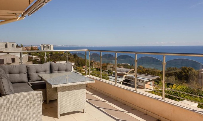 Saints Constantine and Helena Apartment | Spacious 3BD Flat with Large Terrace & Sea View by Flat Mаnager
