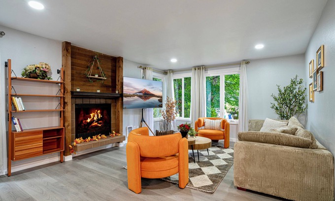 Education Hill House | Spacious 3BR Retreat by Microsoft with Backyard