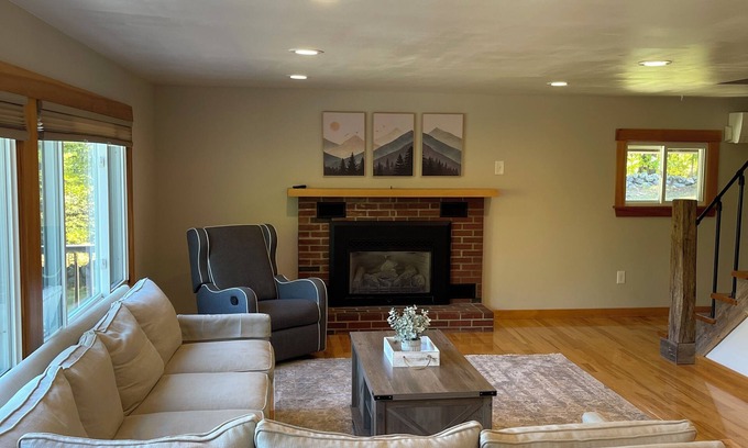 Gilford House | Spacious 4-bedroom 3 bathrooms house in lovely Gilford NH Boating, Skiing,Hiking