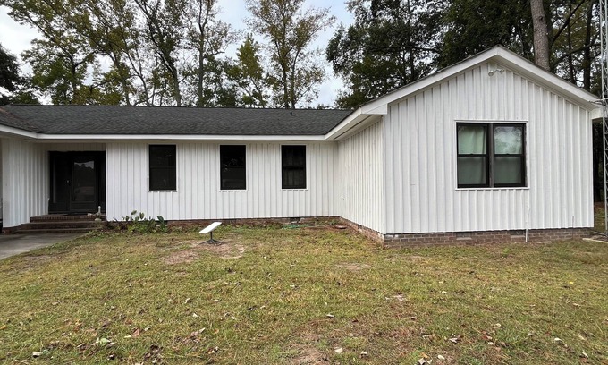 Deep Run Other | Spacious 4-bedroom farmhouse in near Britton Manor with small lake