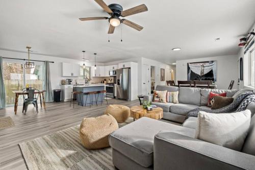 Sandpoint House | Spacious 4 Bedroom freshly updated Home