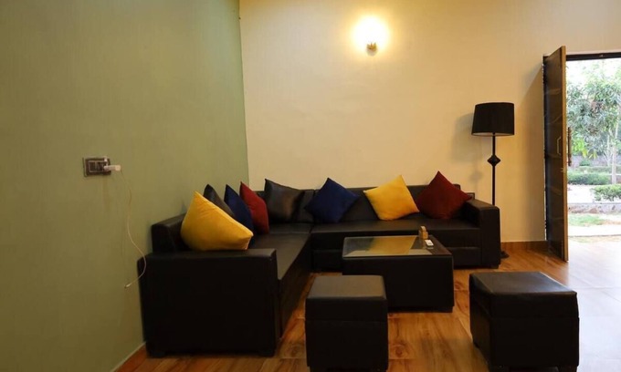 Gurugram Other | Spacious 5-bedroom farmhouse in cool Gurugram with AC, WiFi