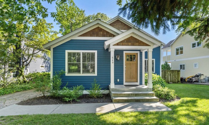 Saugatuck House | Spacious 5BR, 3BA Waterfront Home w/Fenced Backyard & Private Boat Dock