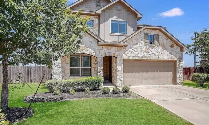 Leander House | Spacious 5BR Retreat in Leander