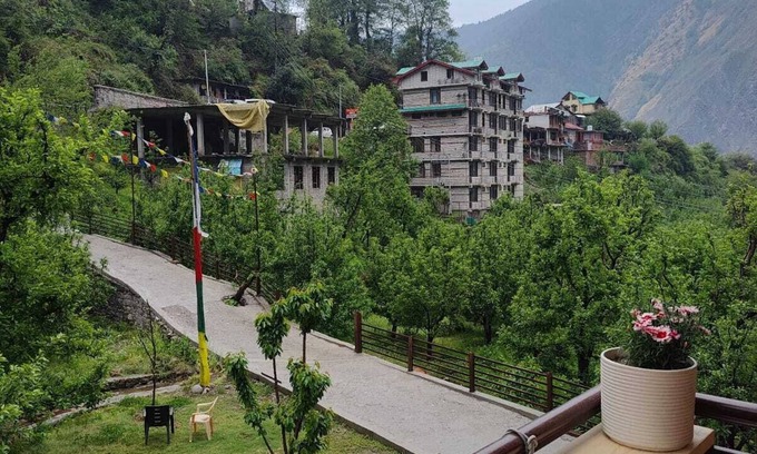 Manali House | Spacious 6-bedroom house with AC, WiFi in charming Sajla, Manali Road