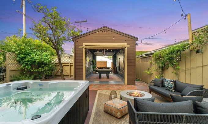 North Park House | Spacious 6BR near Balboa Park with hot tub, game room & room for 15 - perfect for families or groups