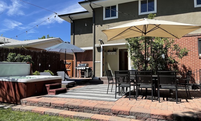 South Boulder House | Spacious and Comfy Optimal Location w Hot Tub & Home Theater