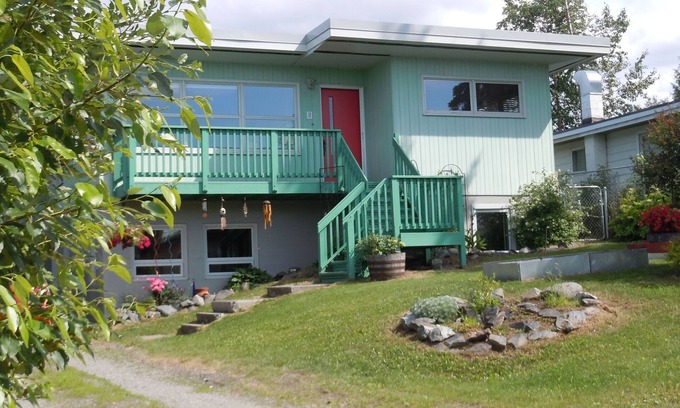 Spenard House | Spacious and conveniently located duplex