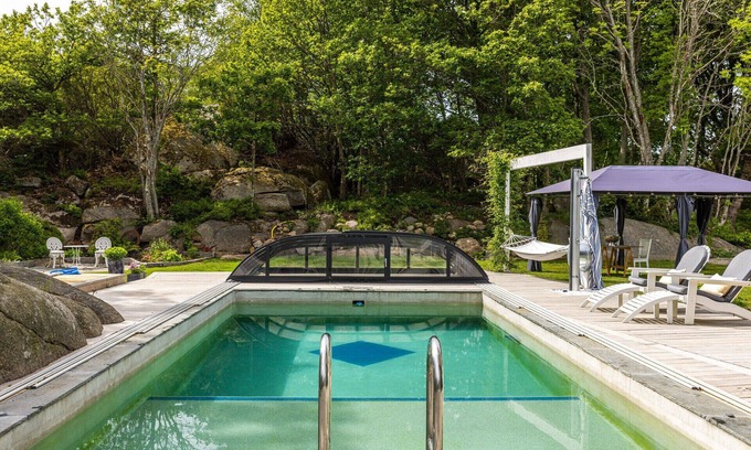 Kullavik House | Spacious and fantastic villa with pool in beautiful Kullavik |SE08063