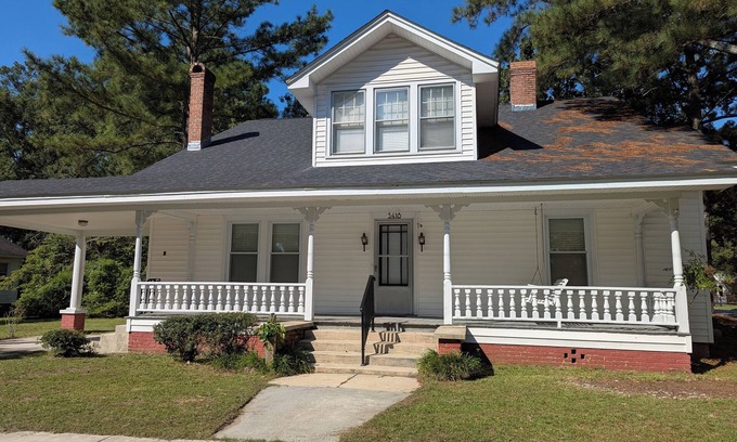 Fountain House | Spacious and Modern 5-bedroom Historic House in Charming Fountain NC!