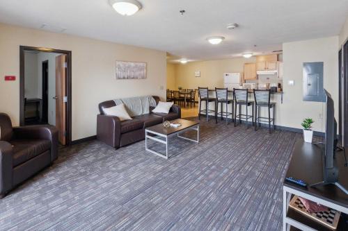 Ontario Apartment | Spacious and Modern Stay to Relax & Recharge