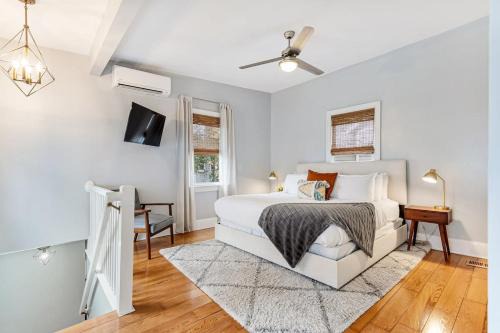 Westside Apartment | Spacious and Quiet One Block off King Street