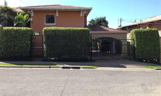 Curridabat House | Spacious and quiet with great location