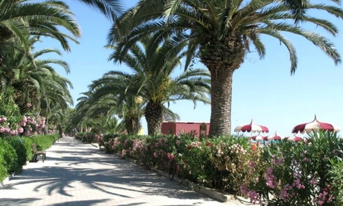 Cupra Marittima Apartment | Spacious apartment a stone's throw from the sea in a quiet residential neighborhood