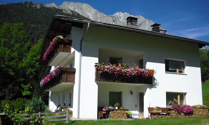 Rasun Anterselva Apartment | spacious apartment in a quiet location in the beautiful Valley of Anterselva in Erlenhof
