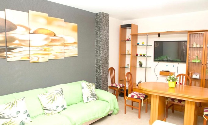 Garrucha Apartment | Spacious Apartment in Garrucha with Sea View 80 m²